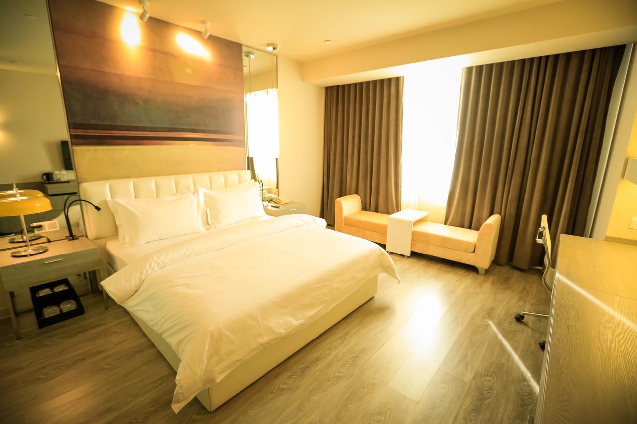 Metropolo Jin Jiang Hotels Turpan Administrative The Heart Of Pai Buitenkant foto